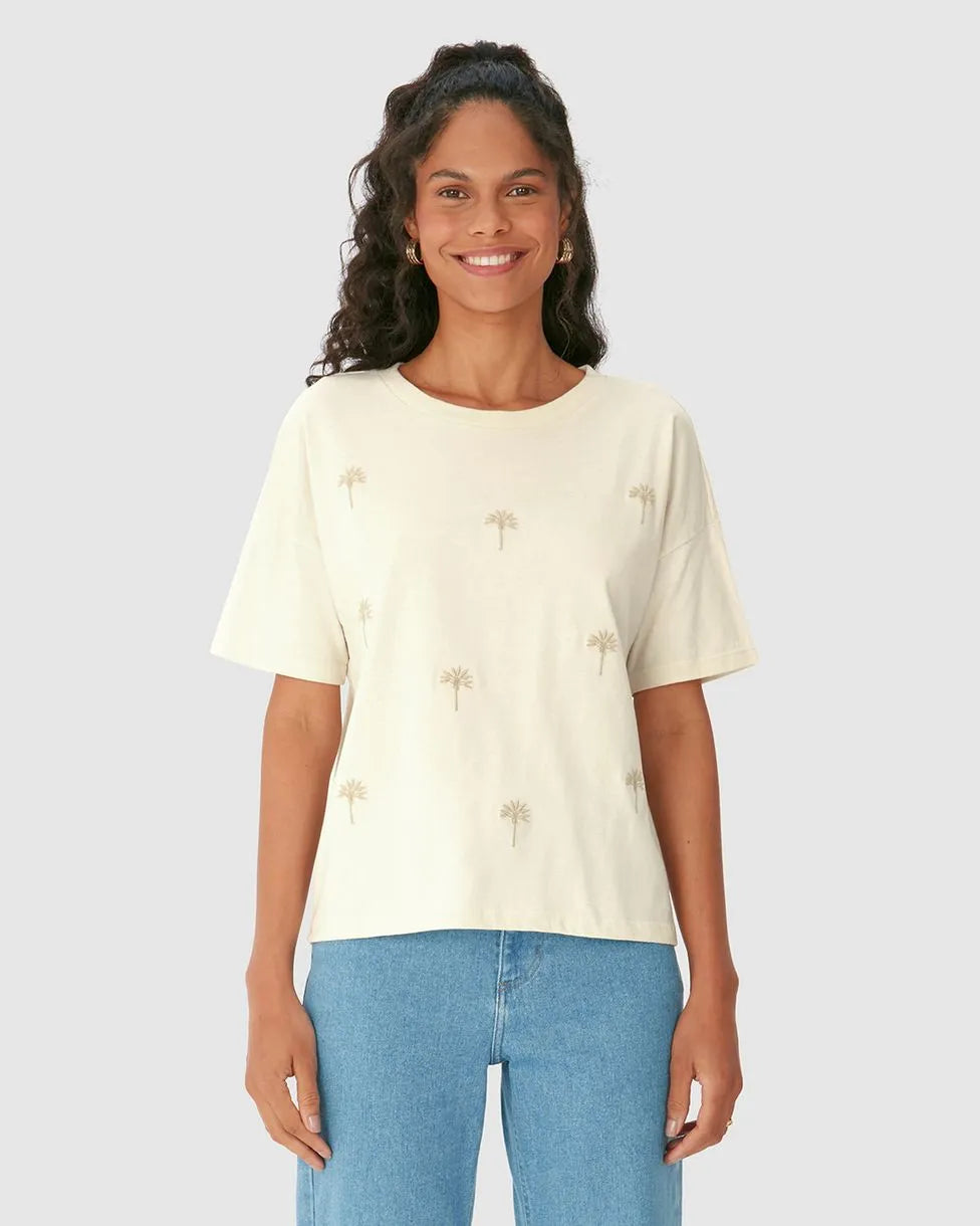 Camiseta Feminina Bordado Coqueiros Em Algodão - 129550