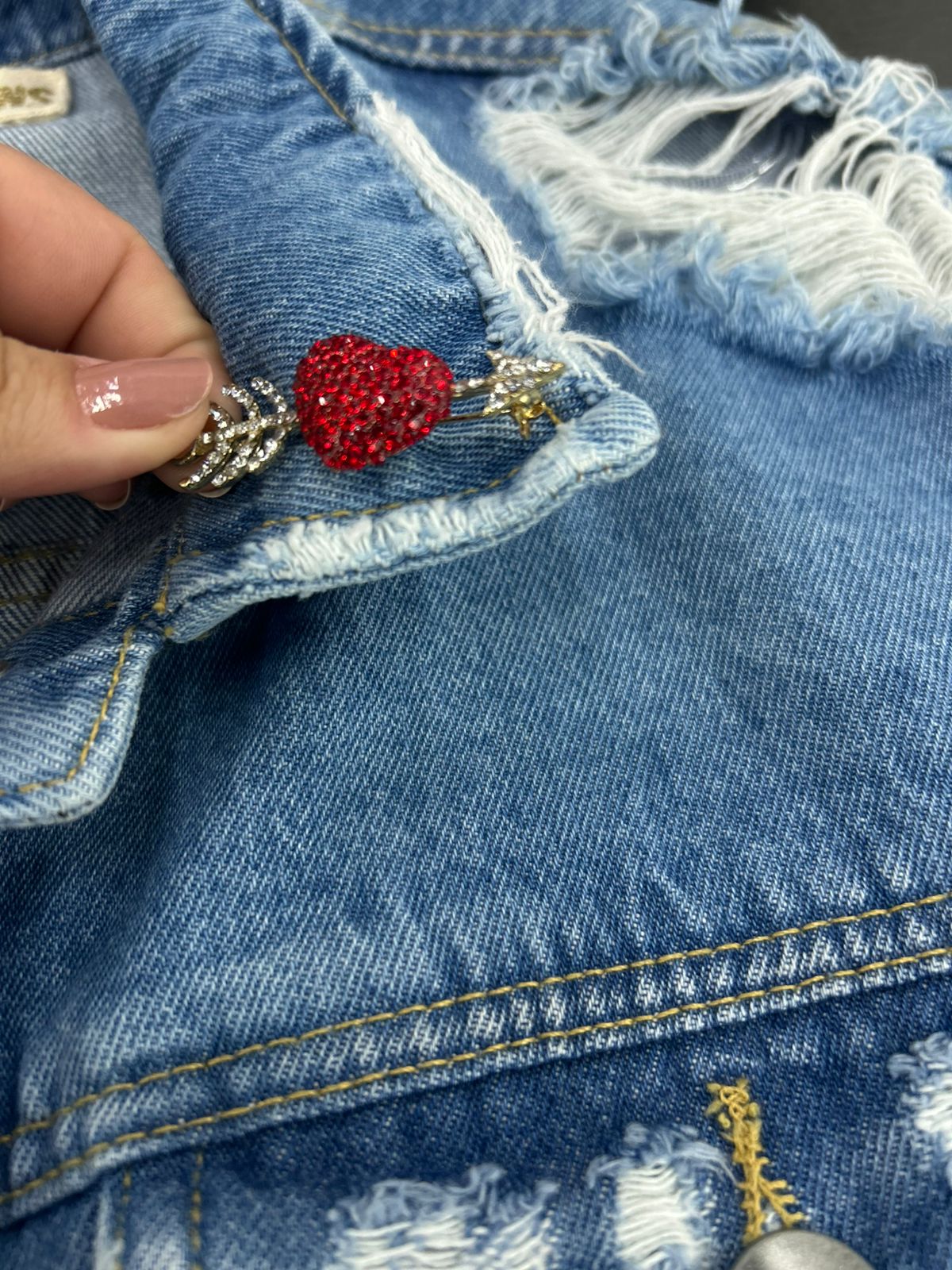 Jaqueta Jeans Feminina Com detalhes bordados e Strass- PLOCK ROCK- 13617