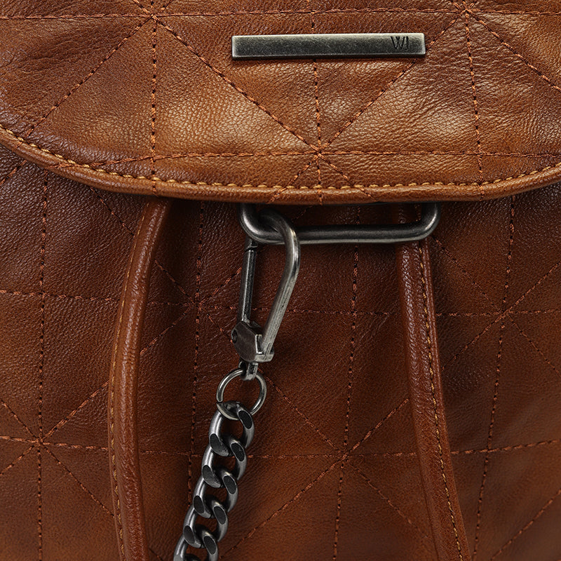 Mochila Media Com Detalhe De Costuras E Corrente 46084