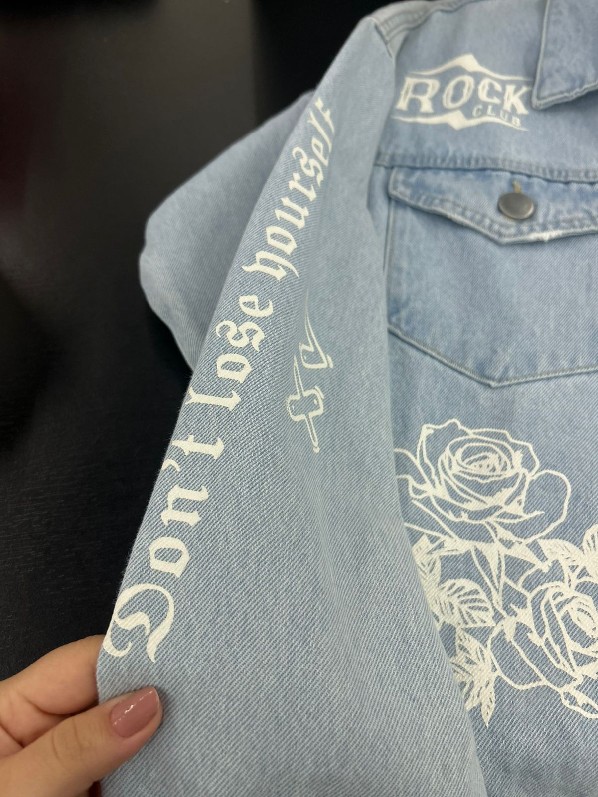 Jaqueta Jeans Feminina com detalhes bordados - PLOCK ROCK- PRJ176