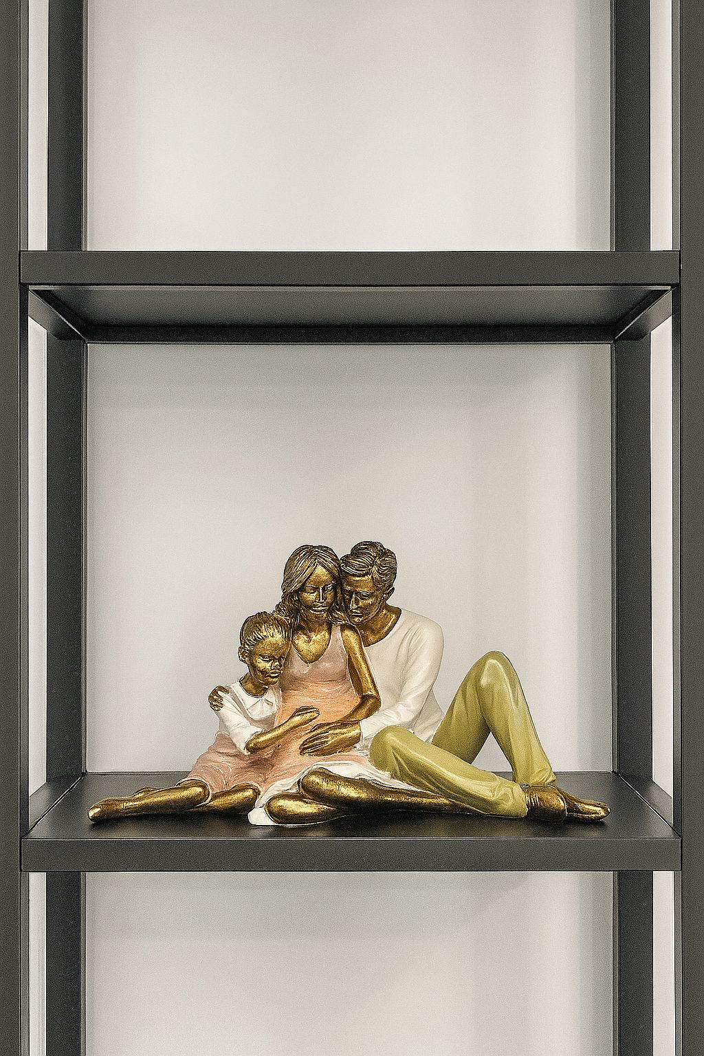 Escultura Decorativa Familía Mãe Grávida, Pai e Filha