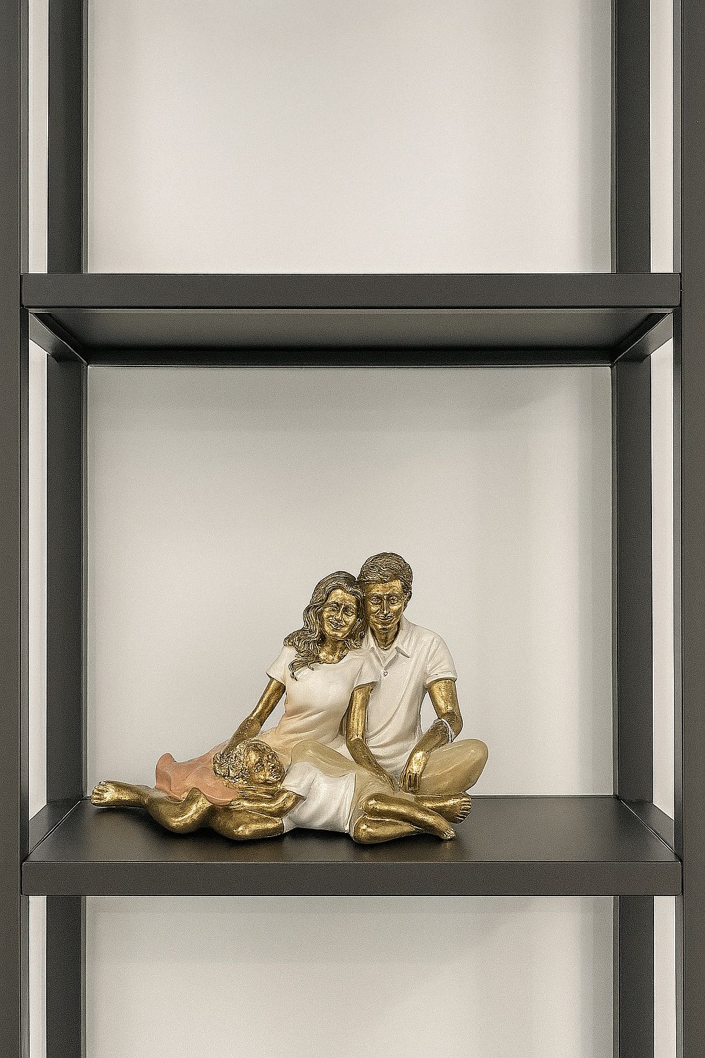 Escultura Decorativa Familia Casal e um menino