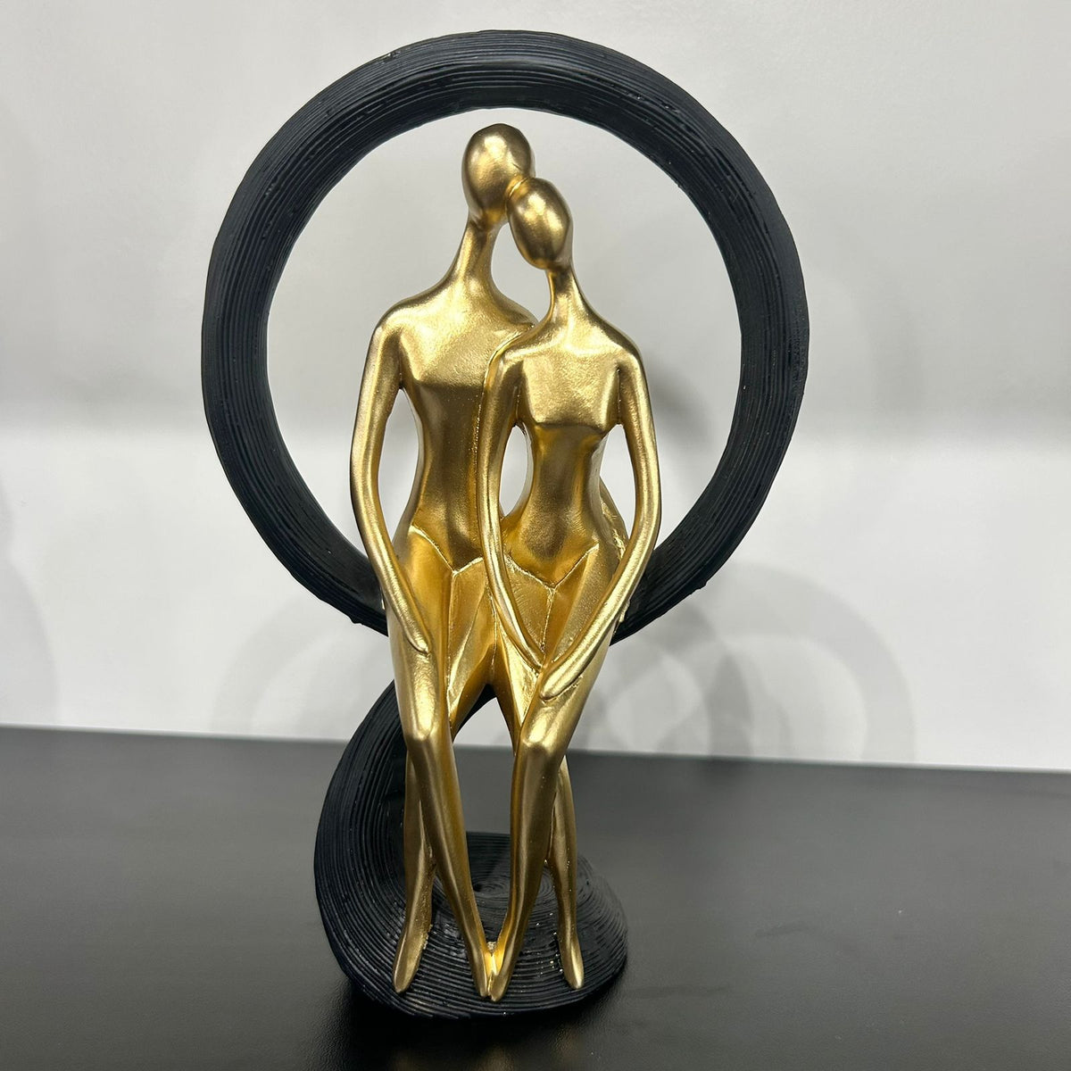 Escultura Decorativa Casal Dourado