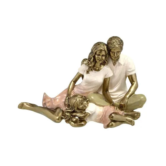Escultura Decorativa Familia Casal Com Filha Menina