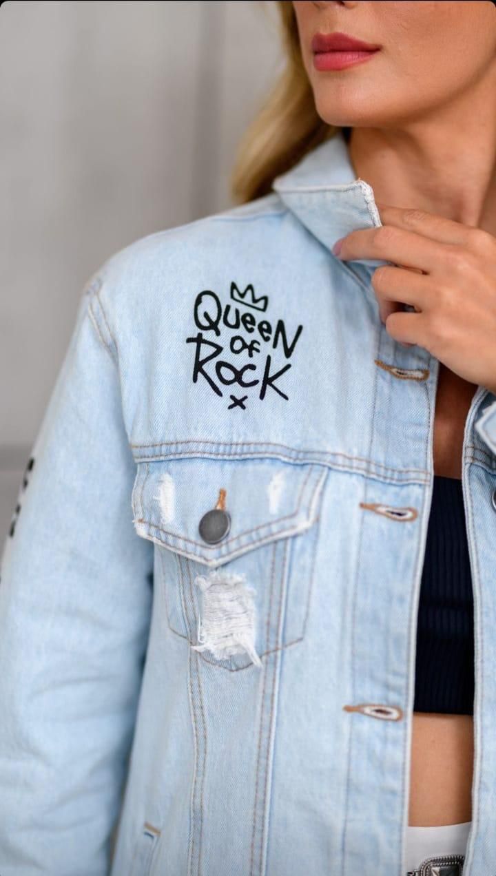 Jaqueta jeans Over size com detalhes bordados e Strass -PLOCK ROCK- PRJ177