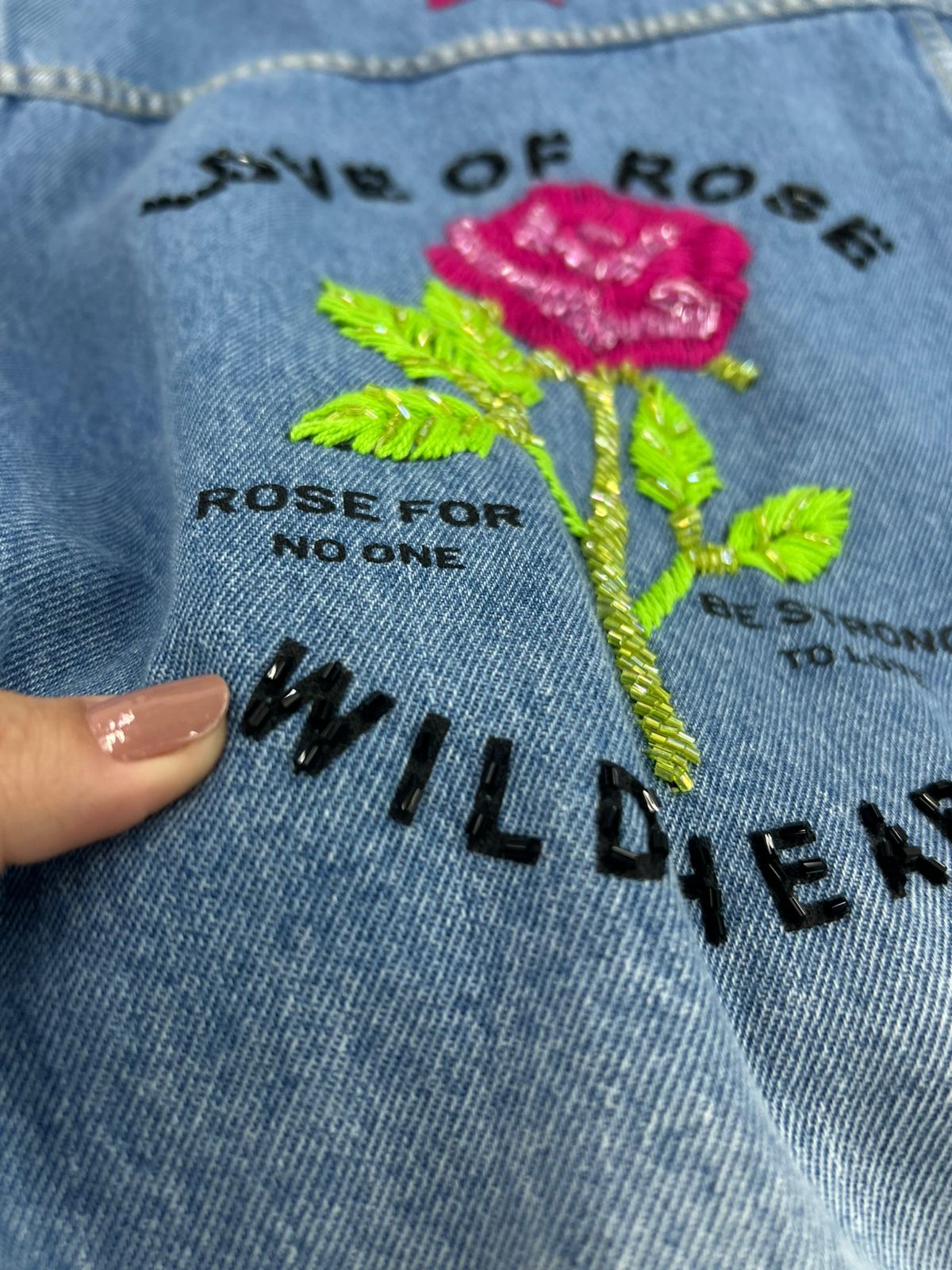 Jaqueta Jeans Bordada com detalhe de Stass -PLOCK ROCK- PRJ177