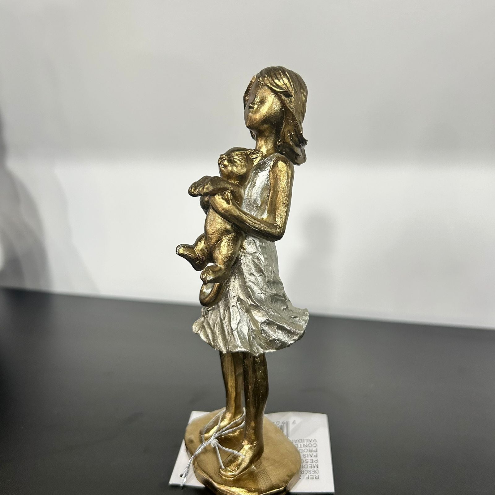 Estatua Decorativa Menina com Gato