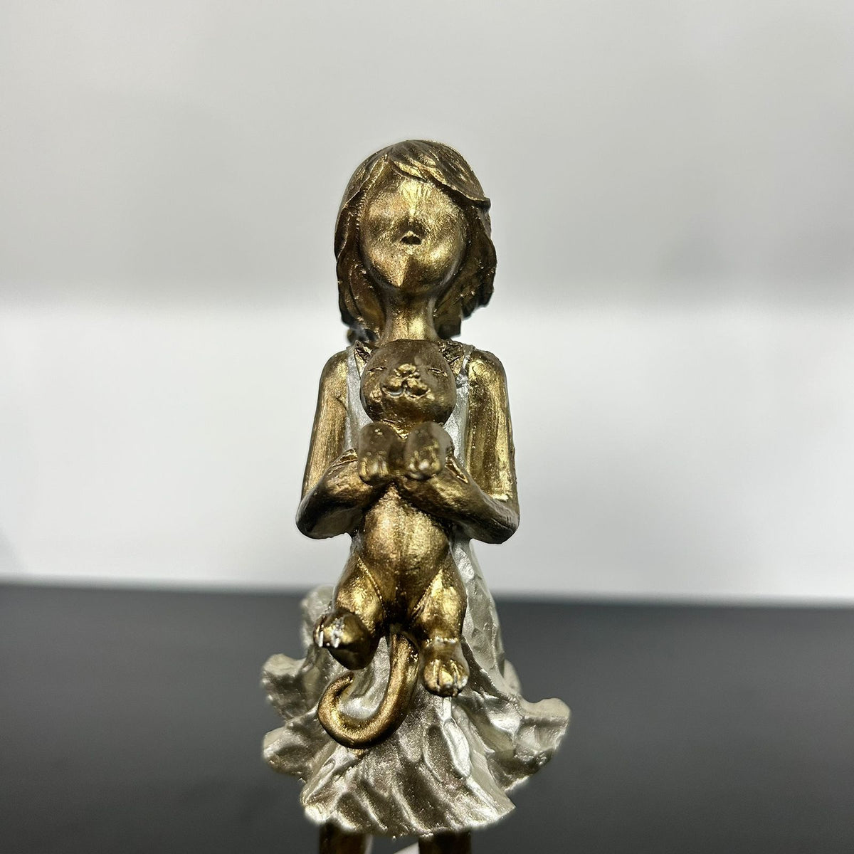 Estatua Decorativa Menina com Gato