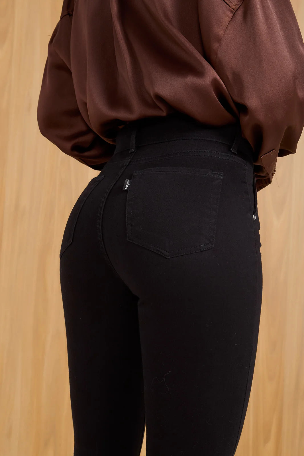 Calça Jeans Feminina Flare Alongada com Cintura Media - DZ21076