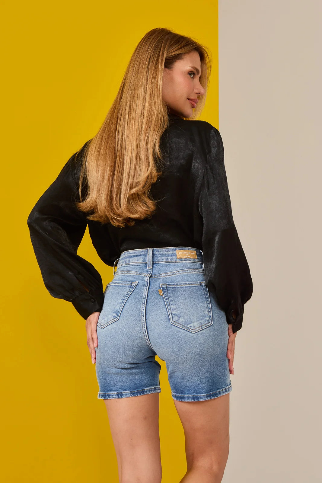 Bermuda Jeans Feminina Slim Meia Coxa com Cintura Média DZ4112
