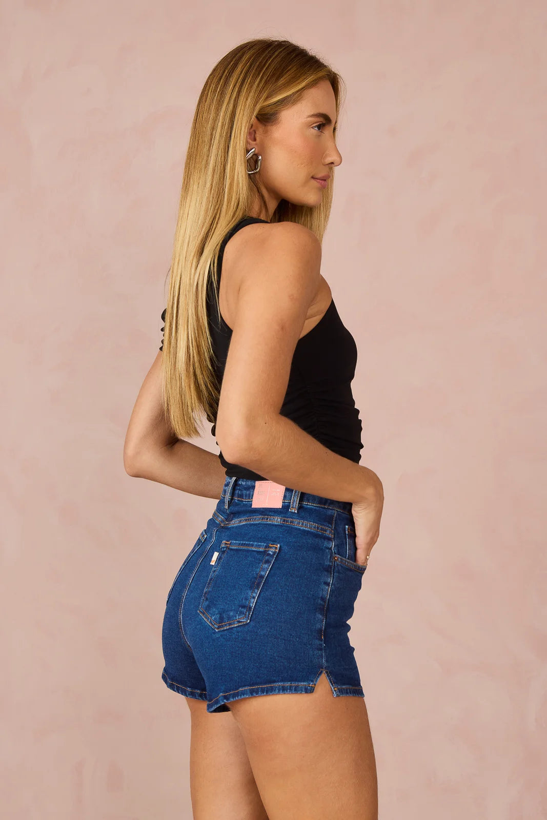Shorts Jeans Feminino Setentinha Fit Mini com Cintura Alta DZ6822