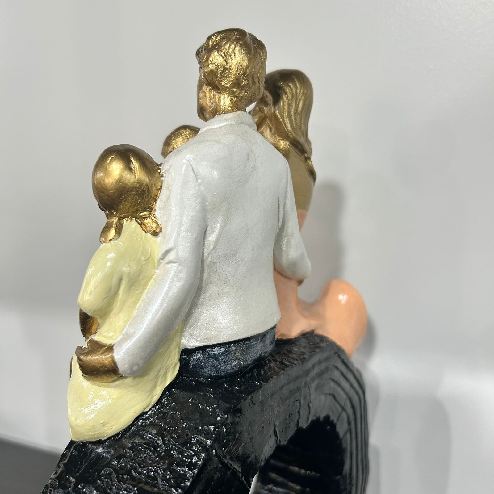 Escultura Decorativa Familía Casal com um menino e uma menina