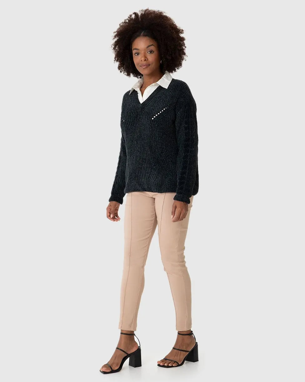 Suéter Feminino Gola V Detalhes Vazados Em Chenile- MALWEE- 124725