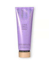 HIDRATANTE VICTORIA'S SECRET LOVE SPELL SHIMMER 236ML