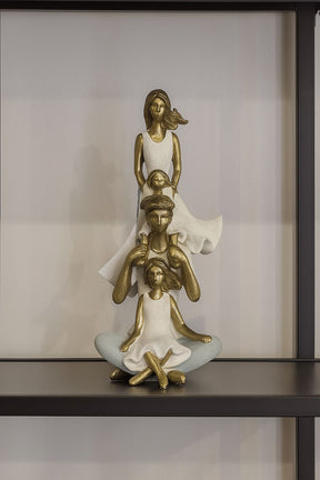 Escultura Decorativa Família Com Duas Meninas Branco Com Dourado
