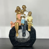 Escultura Decorativa Familía Casal com um menino e uma menina