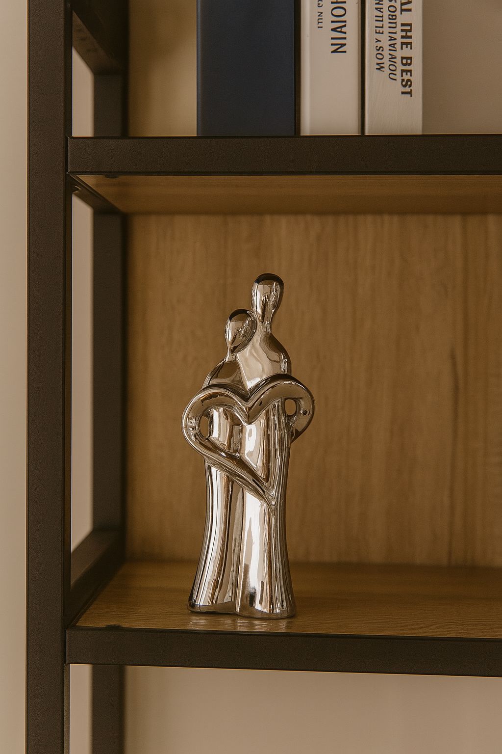 Casal Coração Decorativo 7x4x10cm em Porcelana ( Prata )