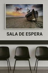 Quadro de Vidro com Moldura De Madeira - Barco