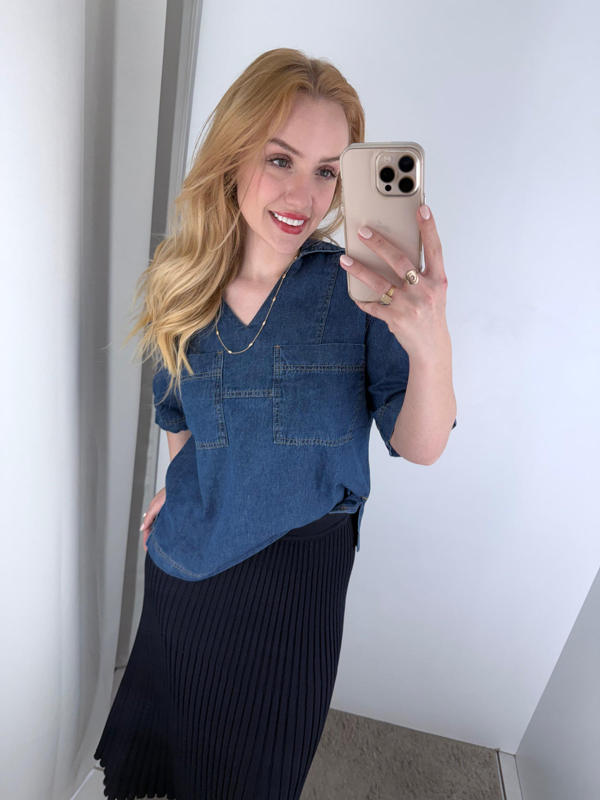 Blusa Jeans Ampla Feminina Gola V Bolso Frontal - ENFIM - 129091