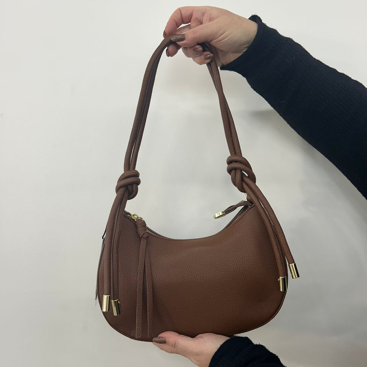 Bolsa Baguete Marrom Media com detalhe trançado