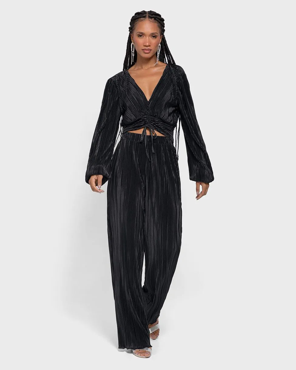Calça Reta Feminina Em Tecido Acetinado Plissado - ENFIM-121302