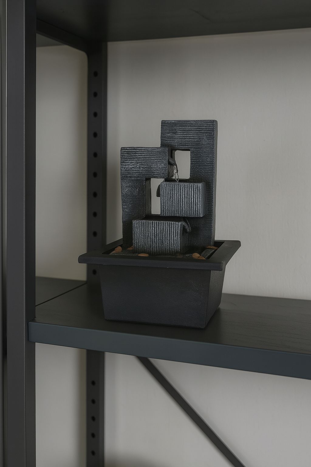 Fonte decorativa Cascata 01 led branco bivolt 21x17x25 cm