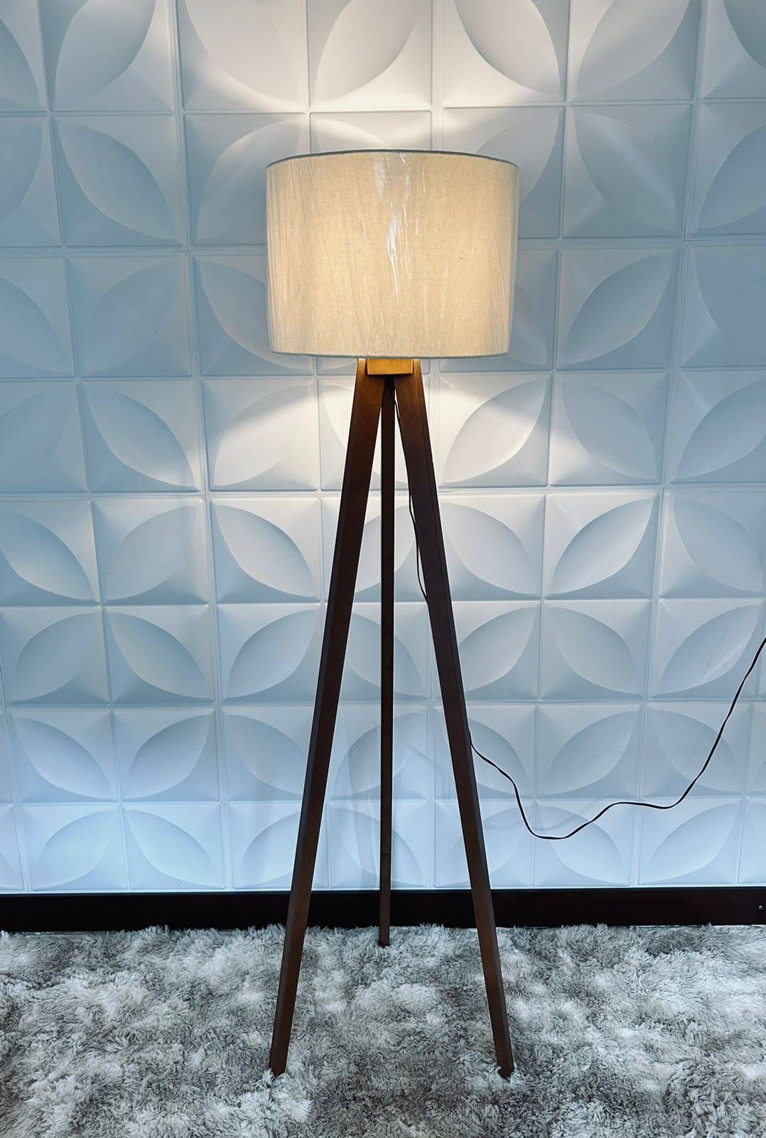 Luminária De Chão Madri Com Cúpula Tecido Tramê Bege