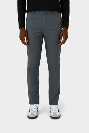 Calça Masculina Chino Cintura Média Em Sarja Com Elastano-
