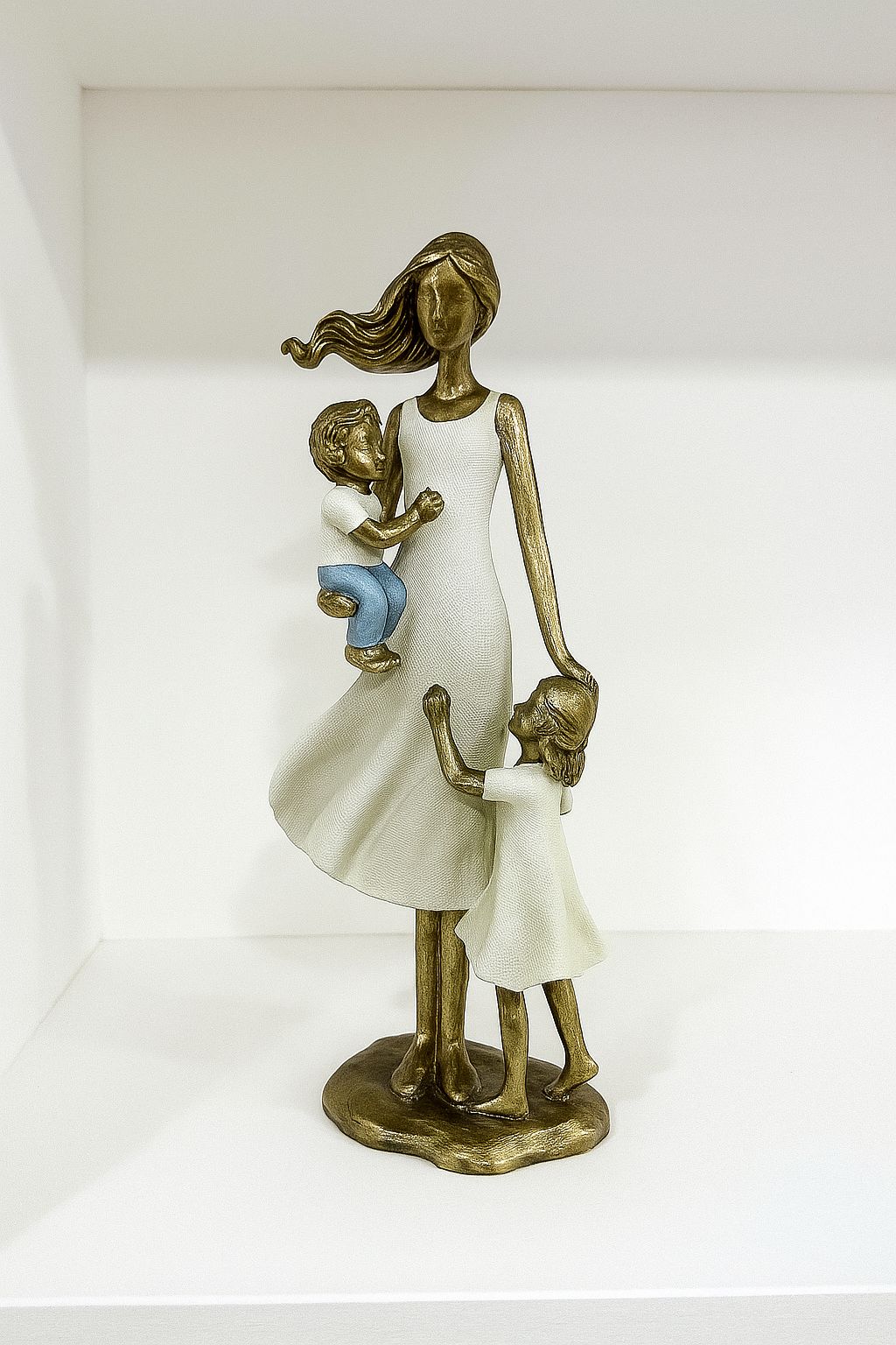 Escultura Família Decorativa Mãe com uma menina e um menino