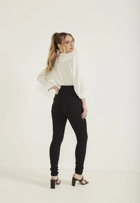 Calça Jeans Feminina Skinny Média Black- DZ20809