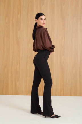 Calça Jeans Feminina Flare Alongada com Cintura Media - DZ21076