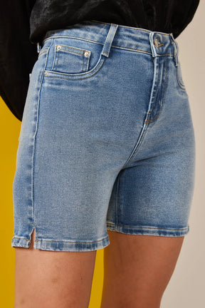 Bermuda Jeans Feminina Slim Meia Coxa com Cintura Média DZ4112