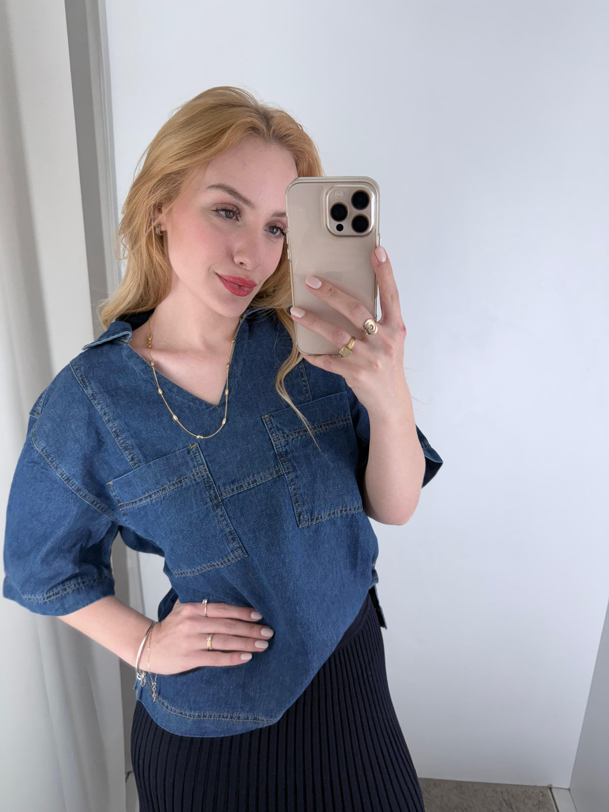 Blusa Jeans Ampla Feminina Gola V Bolso Frontal - ENFIM - 129091