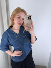 Blusa Jeans Ampla Feminina Gola V Bolso Frontal - ENFIM - 129091