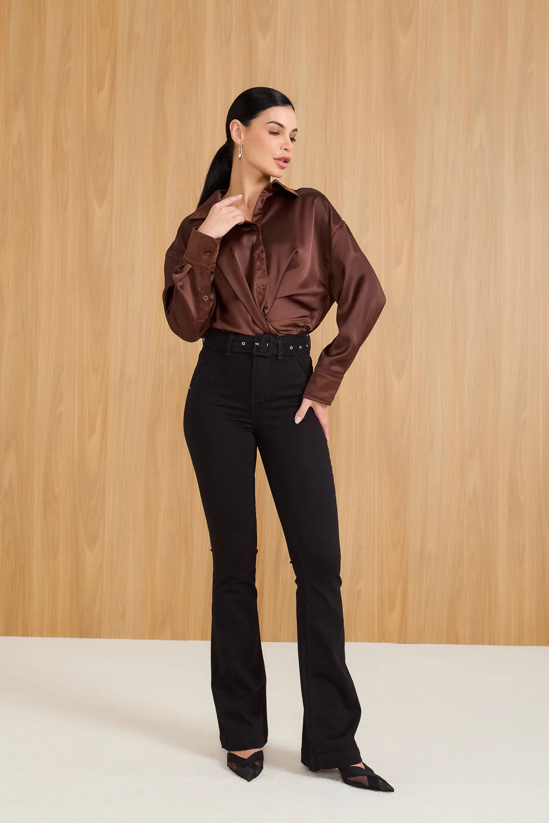 Calça Jeans Feminina Flare Alongada com Cintura Media - DZ21076