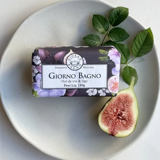 SABONETE EM BARRA GIORNO BAGNO FLOR DE ÍRIS E FIGO 180G