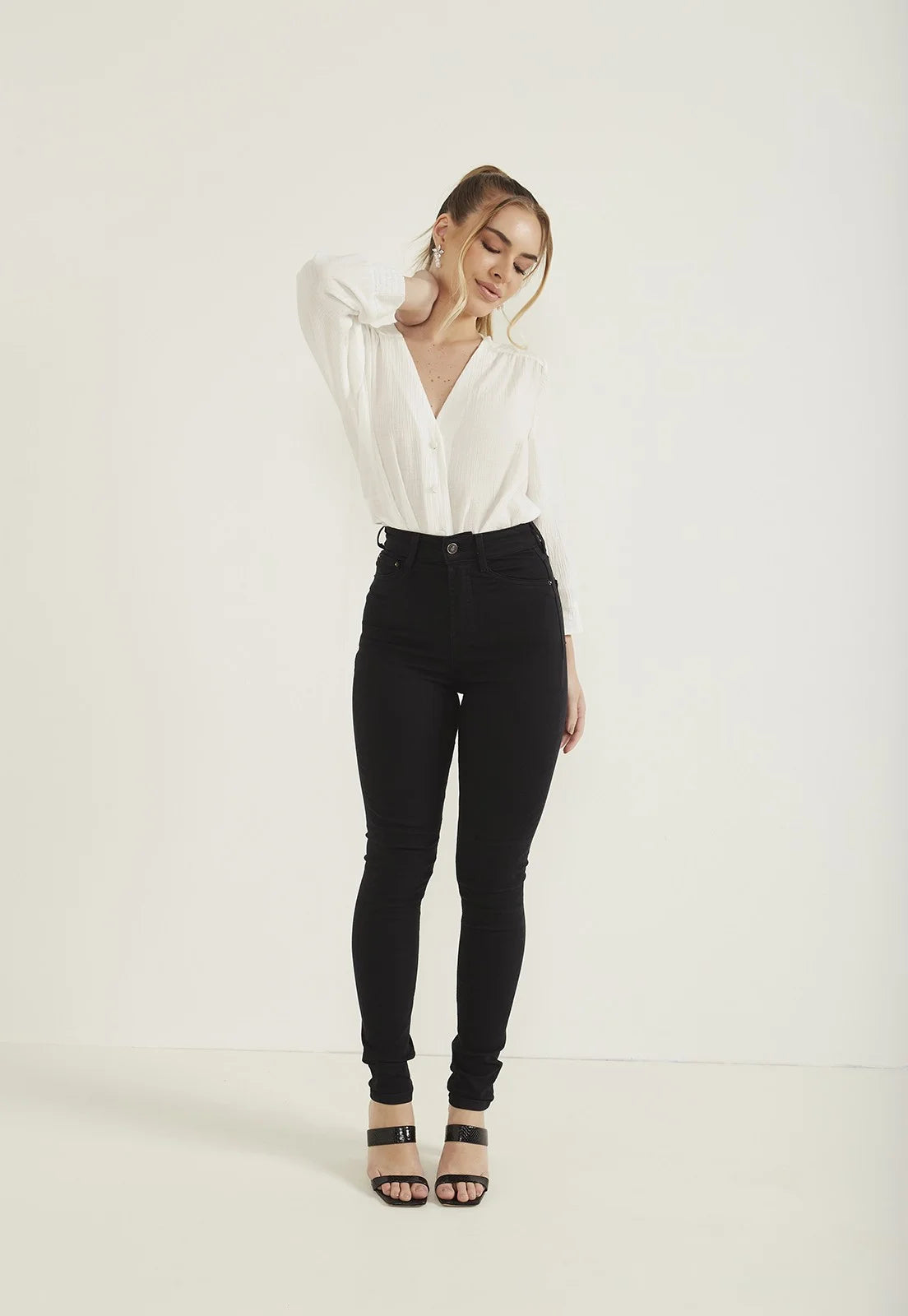 Calça Jeans Feminina Skinny Média Black- DZ20809