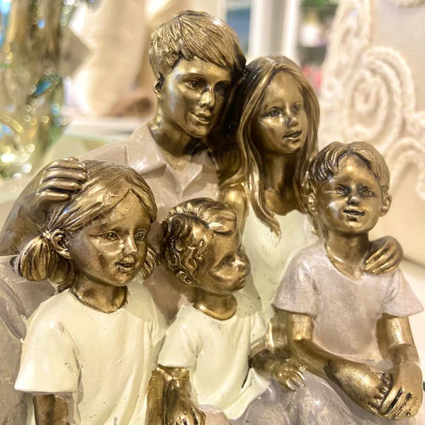 Escultura Decorativa Família Casal Com 2 Meninos e 1 Menina Dourado
